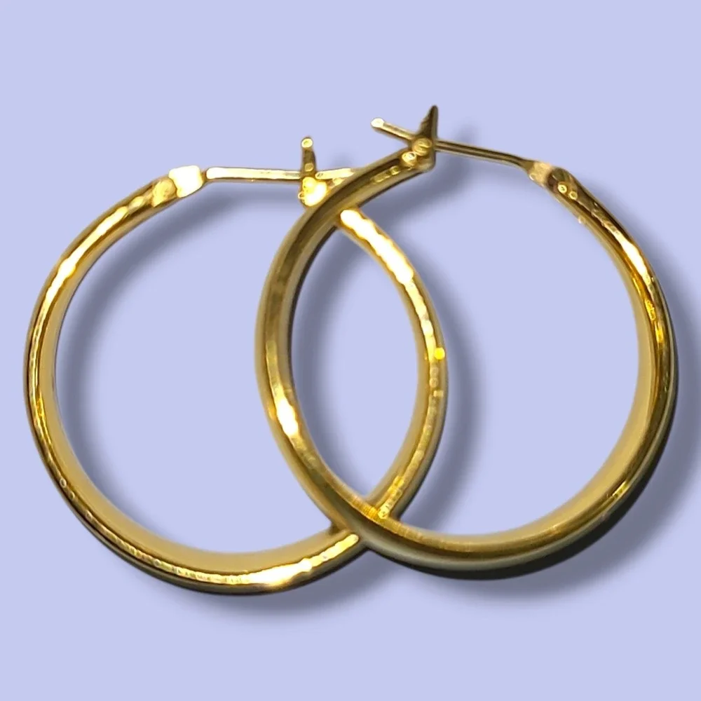Vintage Monet Signed Gold Tone Hoop Earrings 1